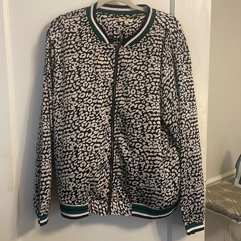 Like New lightweight animal print bomber jacket